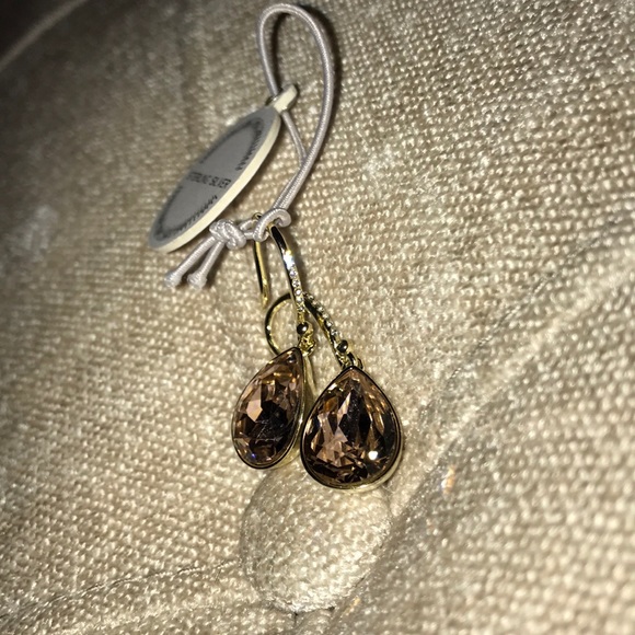 Pink Swarovski Crystals Earings - Picture 1 of 7